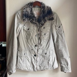 22 Faux Fur Lined Cream Coat, M